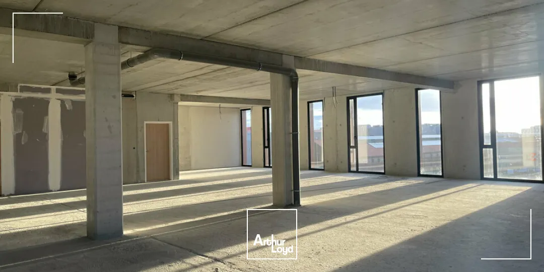 À VENDRE - LE HAVRE / ENTRÉE DE VILLE - BUREAUX - 514 m² - TERRASSE 100 m² 