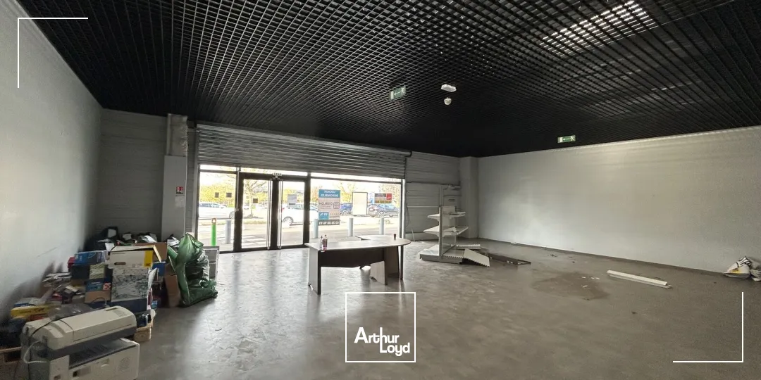 LOCAL COMMERCXIAL A LOUER - 370 M2 - LAON-CHAMBRY