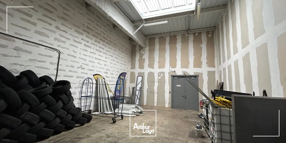 LOCAL COMMERCXIAL A LOUER - 370 M2 - LAON-CHAMBRY