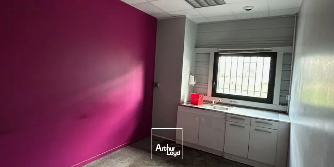 LOCAL COMMERCXIAL A LOUER - 370 M2 - LAON-CHAMBRY