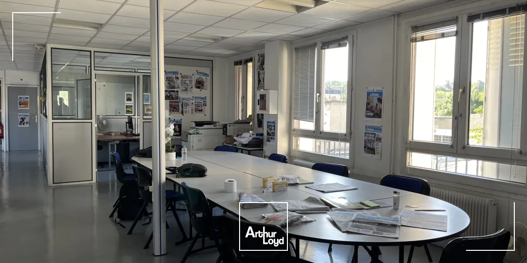 A VENDRE BUREAUX 400 M2 CREIL - CENTRE VILLE - FACE GARE