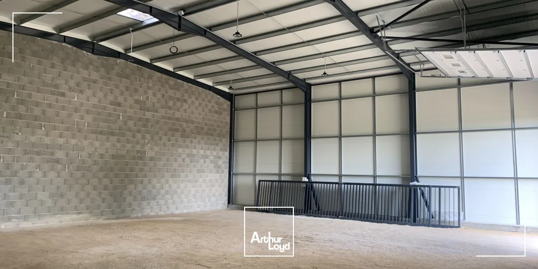 Cellule artisanale à louer - Meung sur Loire - 330 m2 - Périphérie Ouest Orléans Métropole