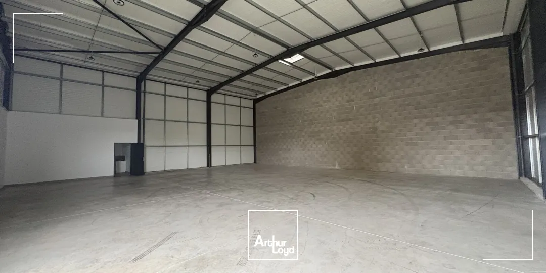 Cellule artisanale à louer - Meung sur Loire - 330 m2 - Périphérie Ouest Orléans Métropole