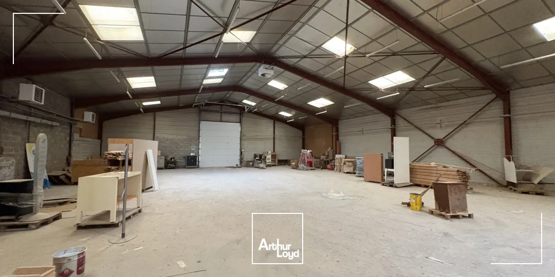 À vendre - Ensemble immobilier à usage industriel et commercial à Châtillon-sur-Loire (45)