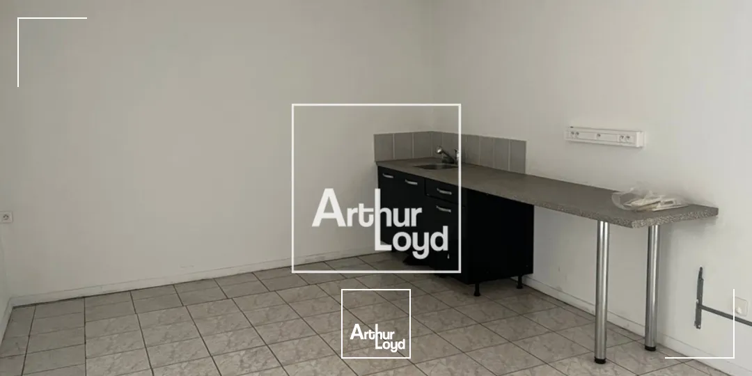 LOCAUX D'ACTIVITÉS AVEC VITRINE - À LA LOCATION - TOULOUSE ST ORENS