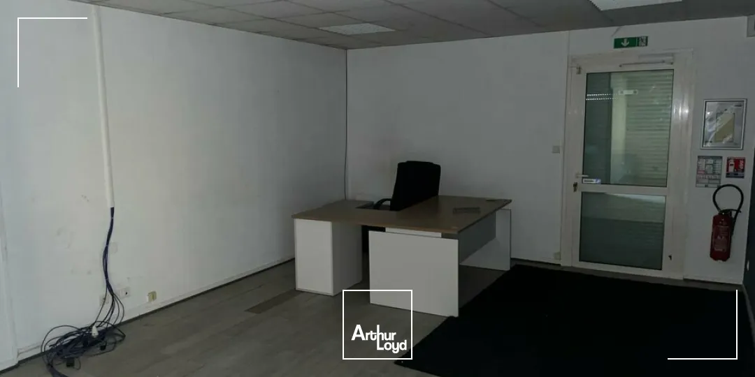 LOCAL D'ACTIVITÉ DE 376M² À LA LOCATION  MONTAIGU-VENDÉE 