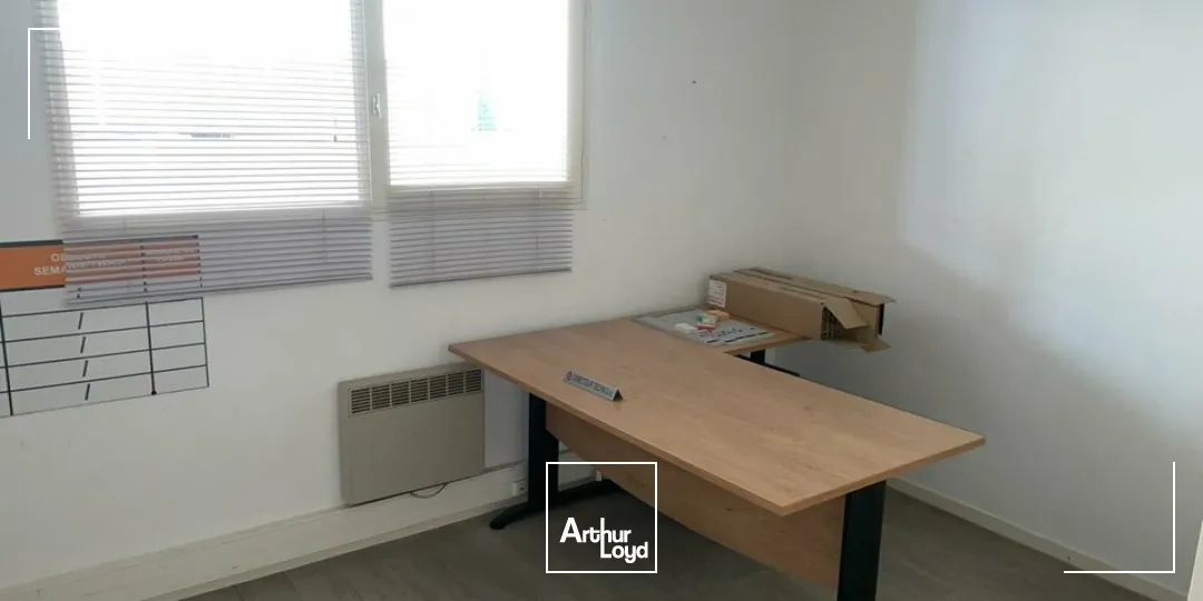 LOCAL D'ACTIVITÉ DE 376M² À LA LOCATION  MONTAIGU-VENDÉE 