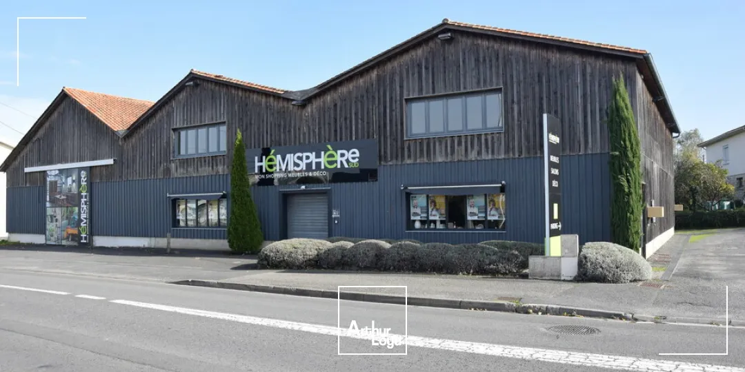 Location Local Commercial 558 m² - Idéal Axe Passant - Entrée de Ville Angoulême (16000)