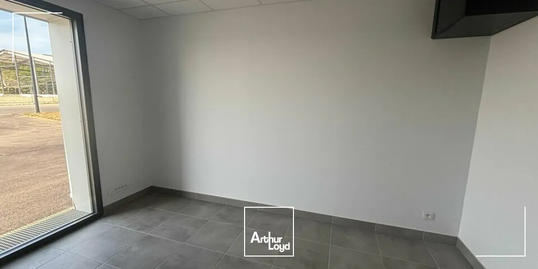 À LOUER  LOCAL D'ACTIVITÉ NEUF ET POLYVALENT  AIZENAY (85)