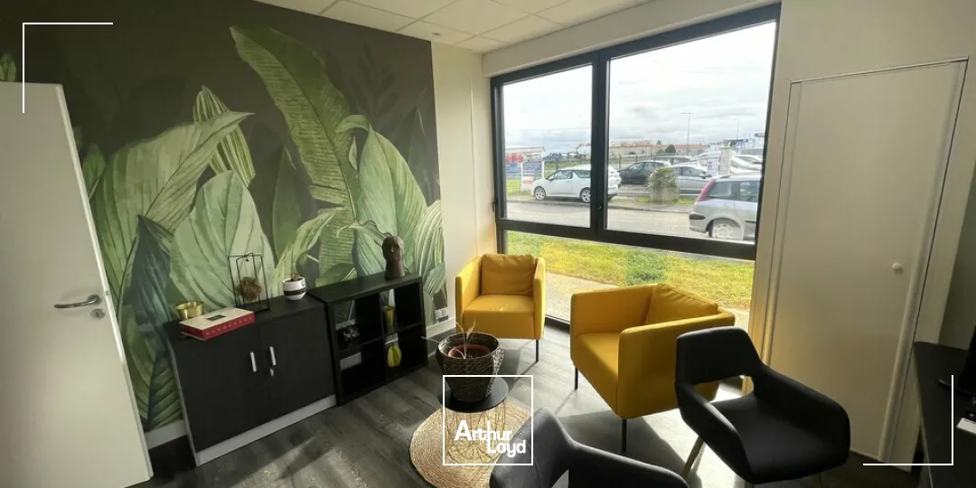 BUREAUX À LOUER À BIARD  123 M² FONCTIONNELS ET CLIMATISÉS AVEC PARKING  VISIBILITÉ ET EMPLACEMENT STRATÉGIQUE PROCHE POITIERS