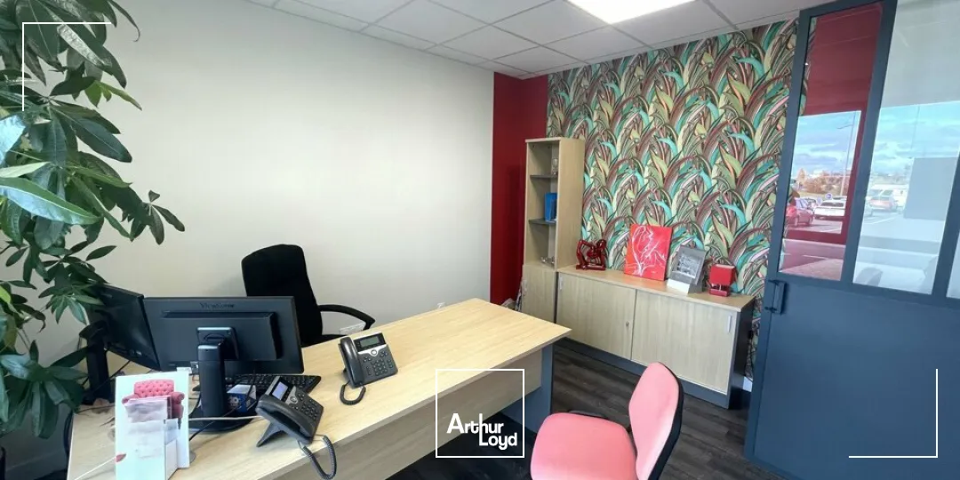 BUREAUX À LOUER À BIARD  123 M² FONCTIONNELS ET CLIMATISÉS AVEC PARKING  VISIBILITÉ ET EMPLACEMENT STRATÉGIQUE PROCHE POITIERS