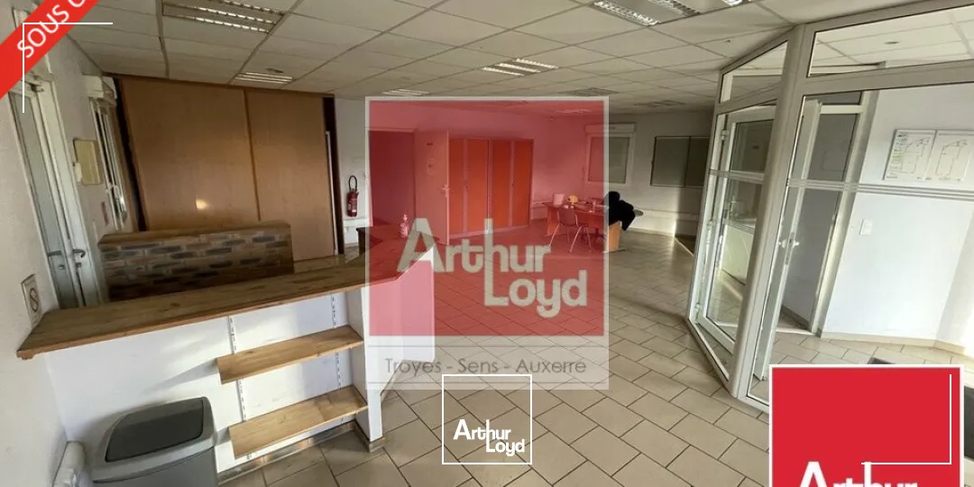 Migennes, Zi, Bâtiment Industriel de 1150m2 sur 12000m2 de terrain