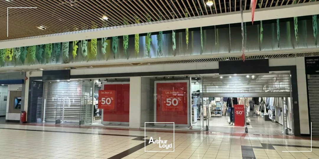 TOURS NORD CENTRE COMMERCIAL LA PETITE ARCHE COMMERCE A VENDRE 173 M²