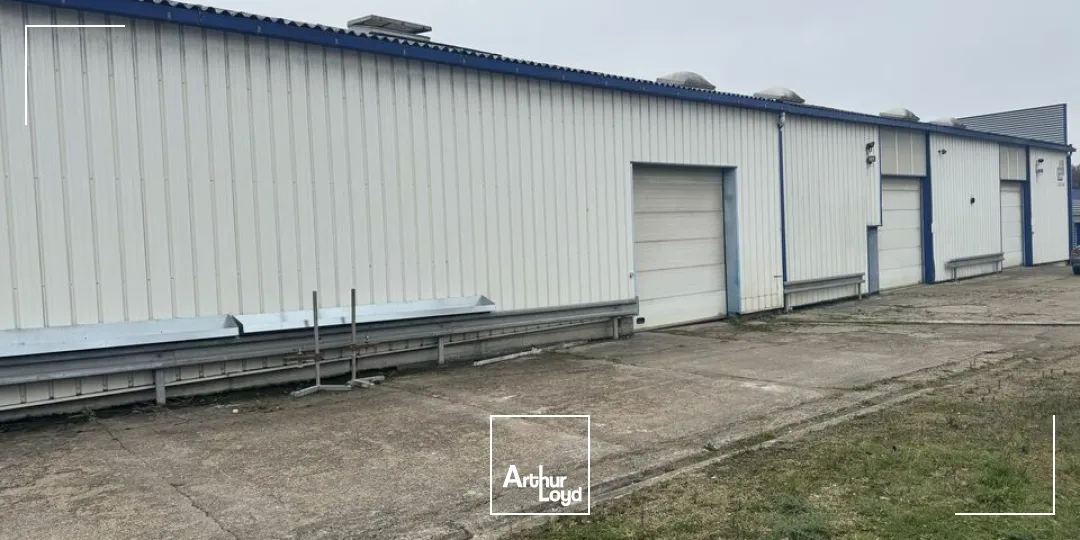 TOURS SUD JOUE - POCHE ROCADE - A VENDRE BATIMENT DE 770 M² SUR TERRAIN DE 6 104 M²