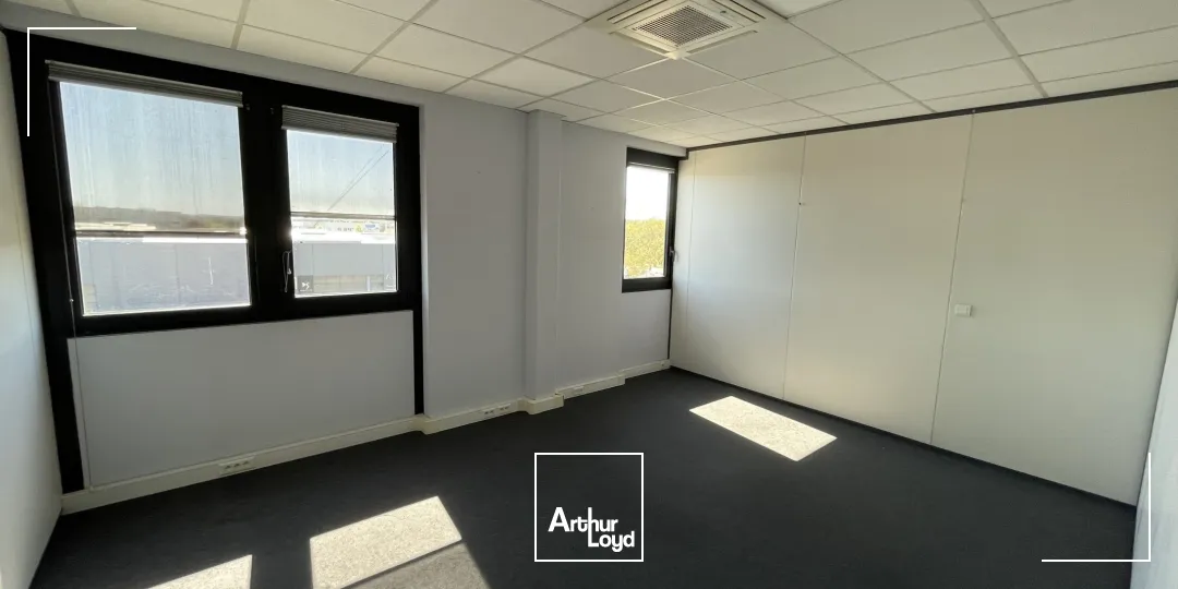 A LOUER BUREAUX DE 63 M2 À 335 M2 - COMPIEGNE ZAC DE MERCIERES