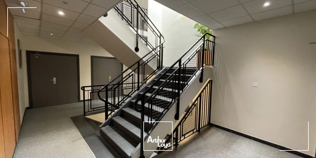 A LOUER BUREAUX DE 63 M2 À 335 M2 - COMPIEGNE ZAC DE MERCIERES