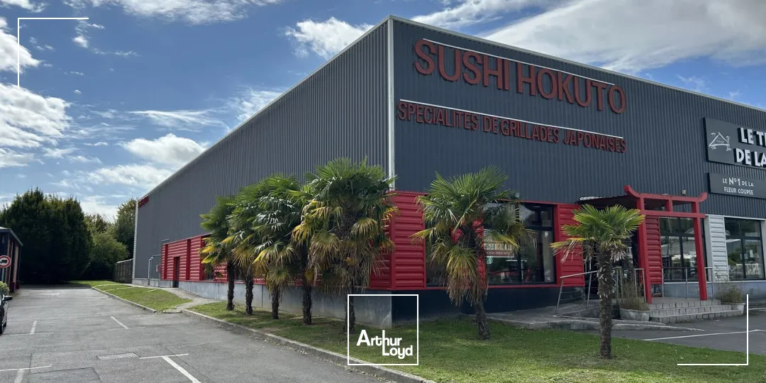 Local commercial à louer Bruay-la-Buissière - 400 m² rénovés en ZAC Porte Nord avec extraction et parking