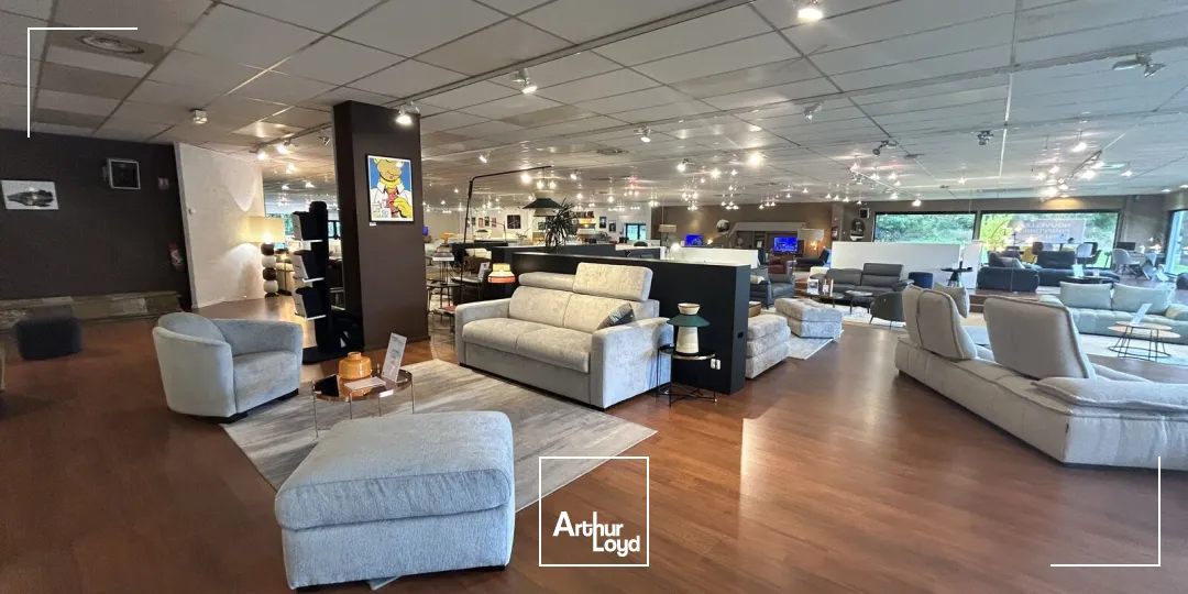 Local commercial 950 m² à louer - Axe passant et visibilité exceptionnelle à Noyelles-Godault