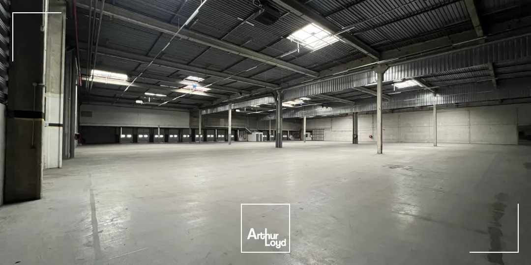 Entrepôts logistiques rénovés dès 2639 m² à louer - Plateforme ICPE 1510 Saint Witz, accès direct Roissy CDG et axes A1/A104
