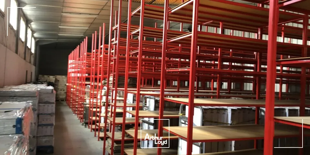 ENTREPOT 1483 M2 DIVISIBLE NIORT SAINT LIGUAIRE