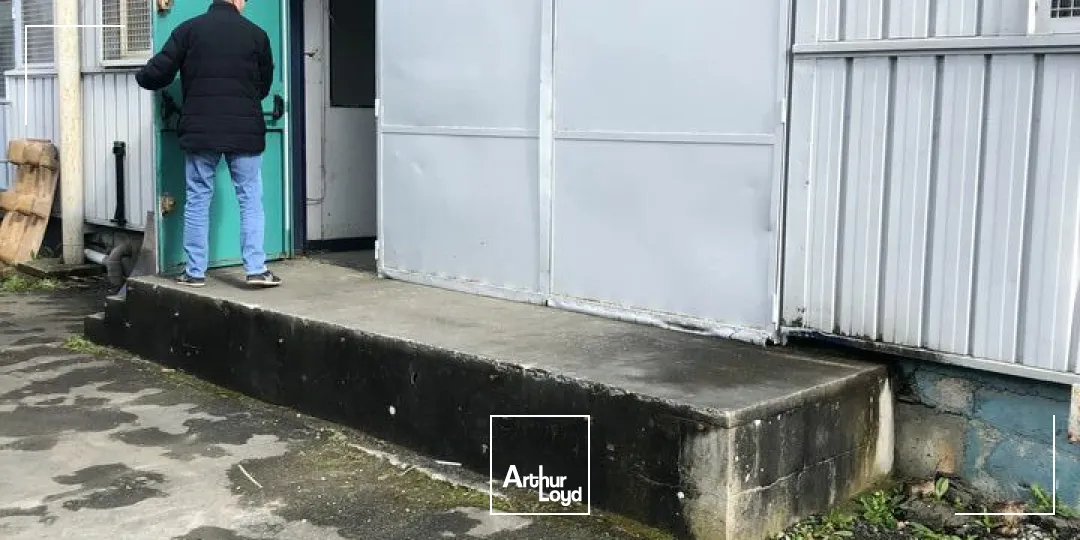 ENTREPOT 1483 M2 DIVISIBLE NIORT SAINT LIGUAIRE