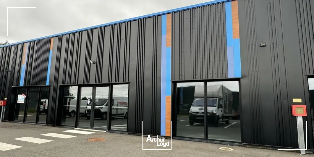 MONTBAZON LOCAL COMMERCIAL A VENDRE 300 M² NEUF