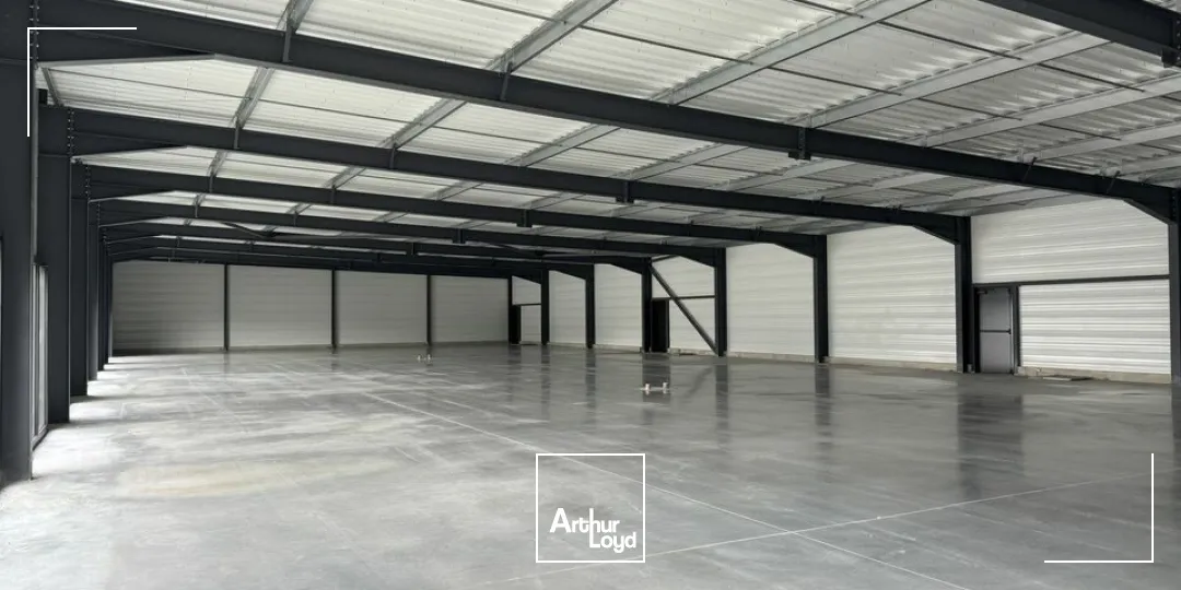 MONTBAZON LOCAL COMMERCIAL A VENDRE 300 M² NEUF