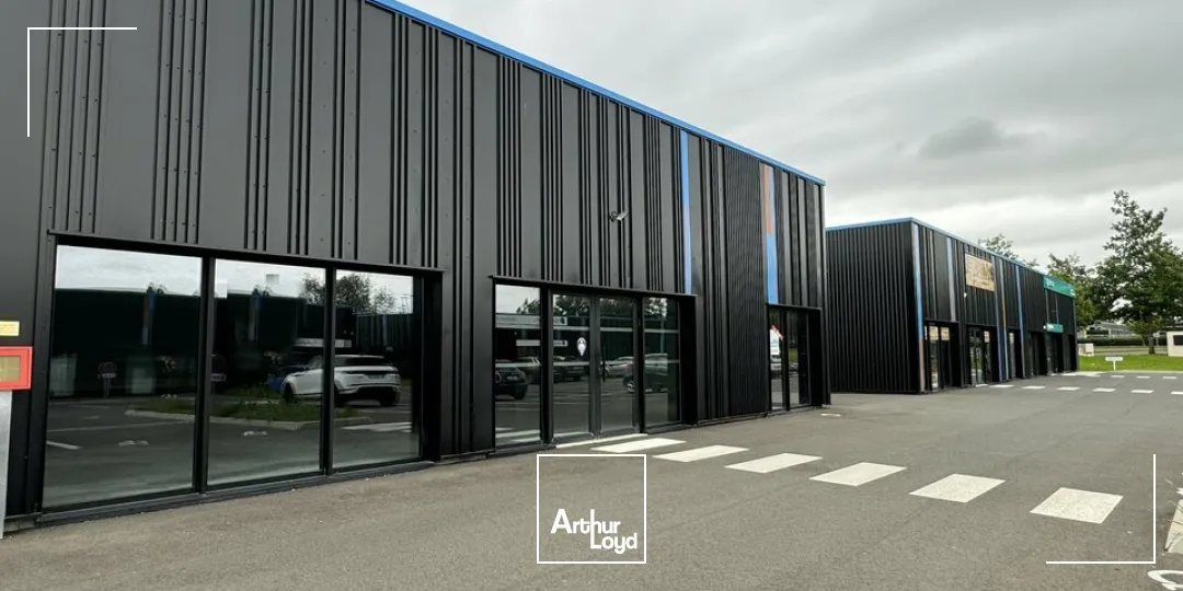 MONTBAZON LOCAL COMMERCIAL A VENDRE 300 M² NEUF