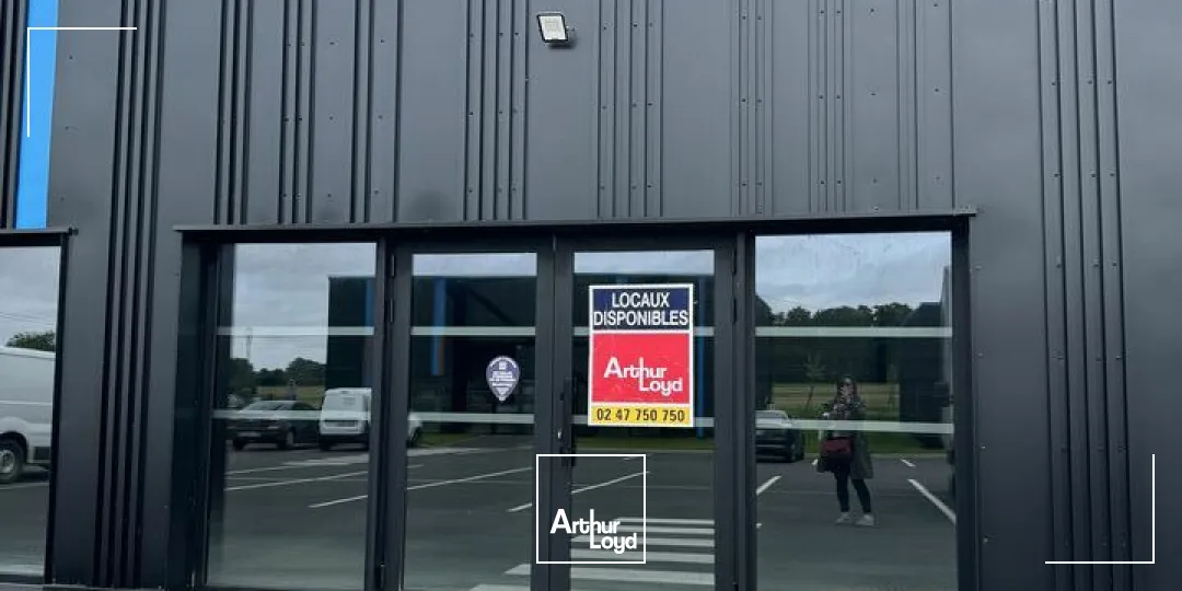 MONTBAZON LOCAL COMMERCIAL A VENDRE 300 M² NEUF