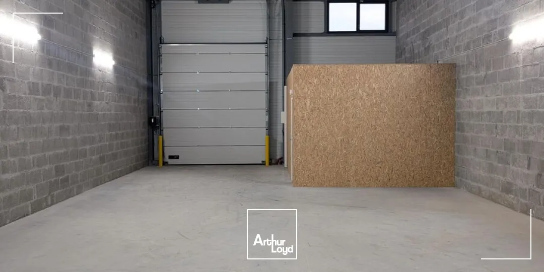 A LOUER - STOCKAGE - BUREAUX - BRAIS - ST NAZAIRE