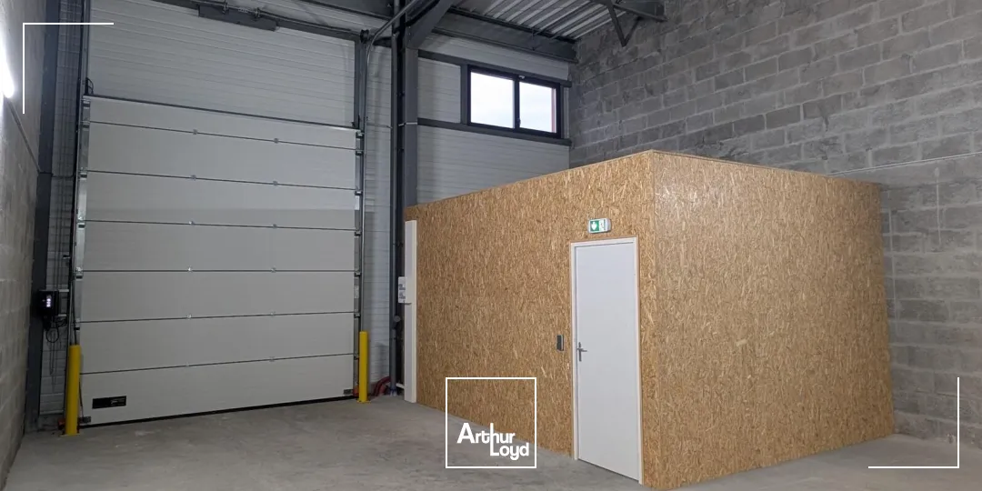 A LOUER - STOCKAGE - BUREAUX - BRAIS - ST NAZAIRE