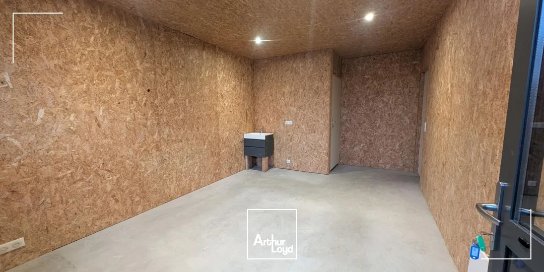 A LOUER - STOCKAGE - BUREAUX - BRAIS - ST NAZAIRE