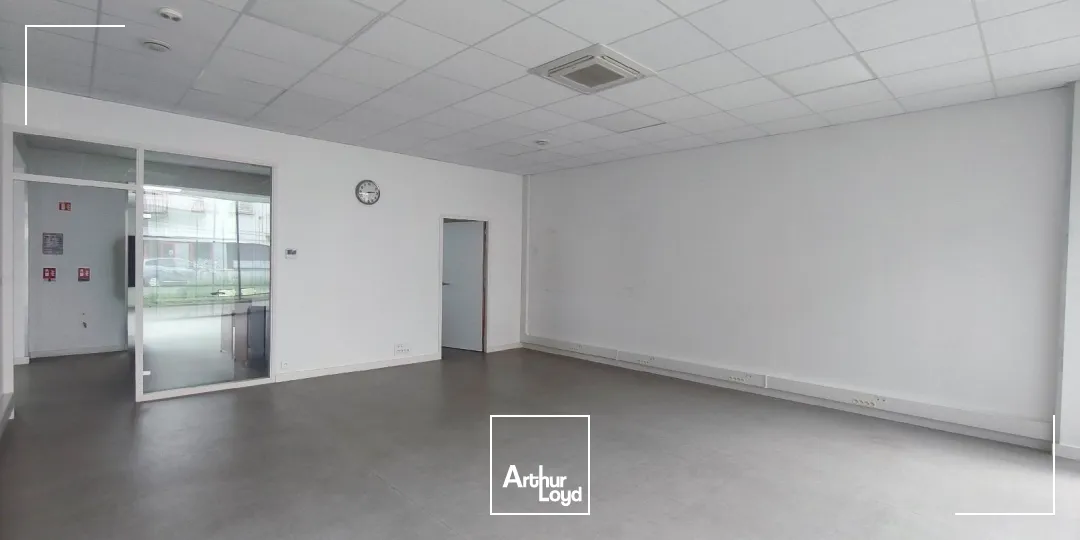 A LOUER - BUREAUX - 150 M2 - LOCAL COMMERCIAL - ST NAZAIRE - GARE