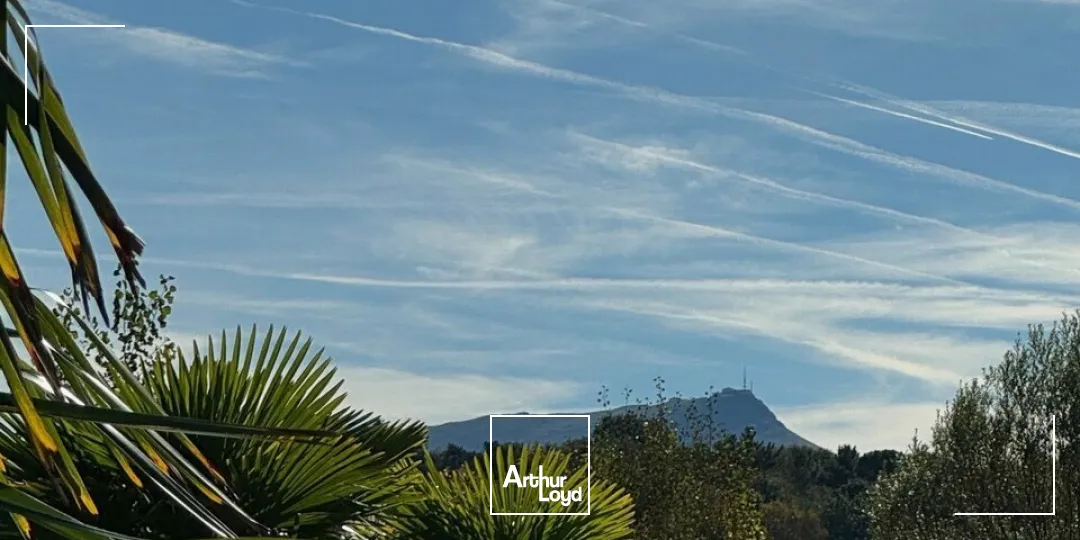ST JEAN DE LUZ, RARE, BUREAUX de 95 m² 