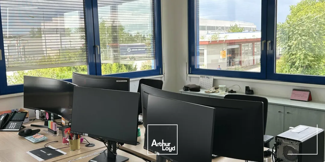 BUREAUX à VENDRE de 786 m²