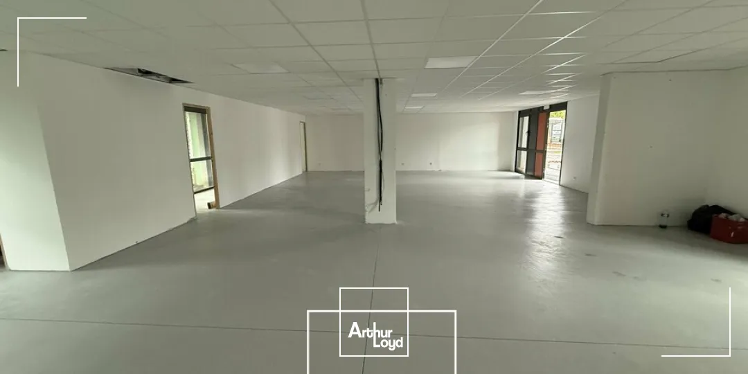 Local commercial/Bureaux  174 m² accessibles PMR  Brive-la-Gaillarde
