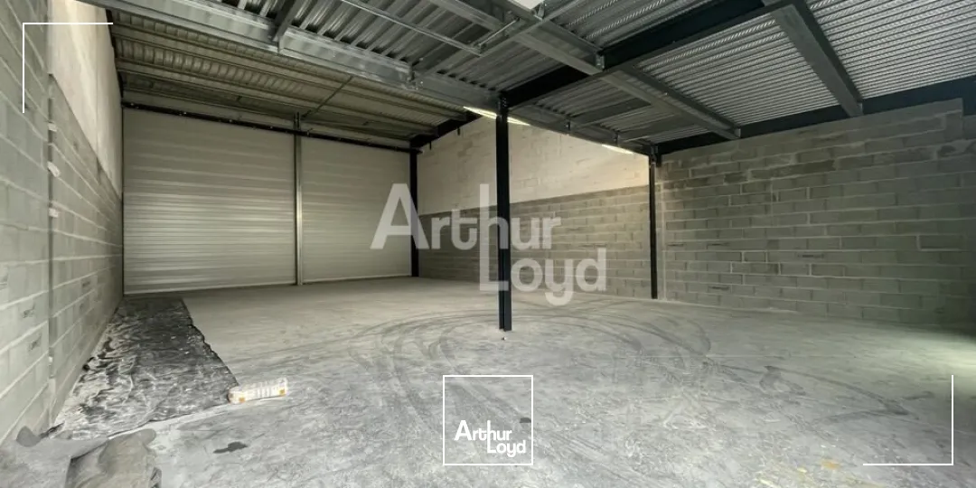 ZI SAINT BARTHÉLÉMY D'ANJOU CELLULE D'ACTIVITÉ NEUVE AVEC PARKING 276 m² A VENDRE