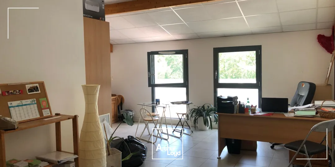 PETITE SURFACE DE BUREAUX À VENDRE À L'EST D'AIX