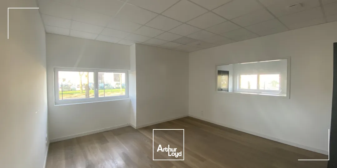 A LOUER - LOCAL D'ACTIVITE ET BUREAUX DE 3200 M² - QUEVEN