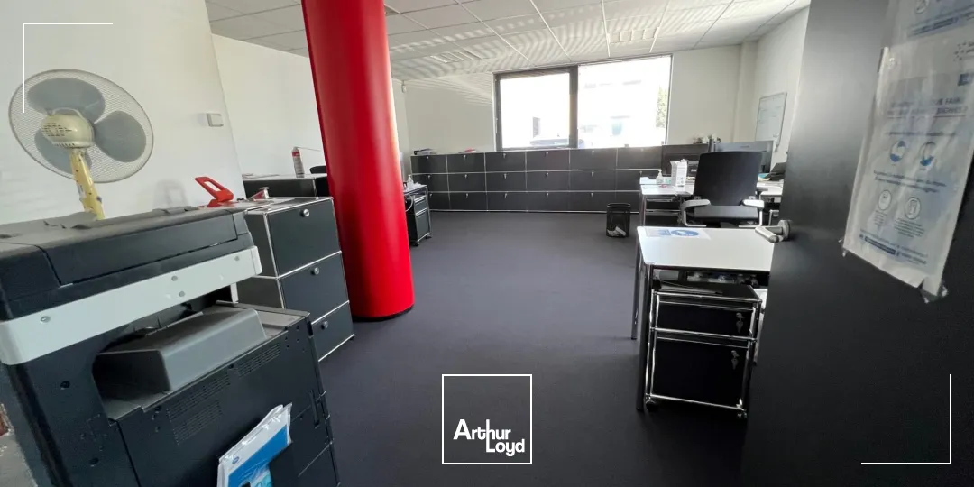 À louer en bail commercial : Atelier professionnel 470 m² - Goussainville - Proximité immédiate CDG