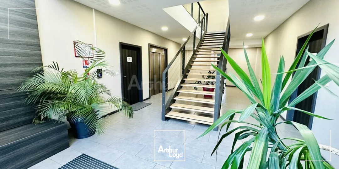 BUREAUX à LOUER de 74.4 m²