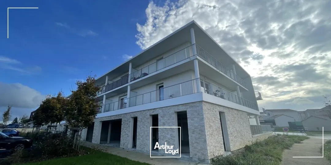 A VENDRE LOCAL PROFESSIONNEL 143M2 SAINT BENOIT - ZONE PRE MEDARD