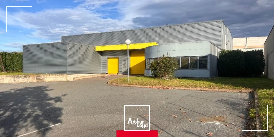 À VENDRE : Local d'activités de 917 m², indépendant sur son terrain de 2 250 m² à Belleville-en-Beaujolais