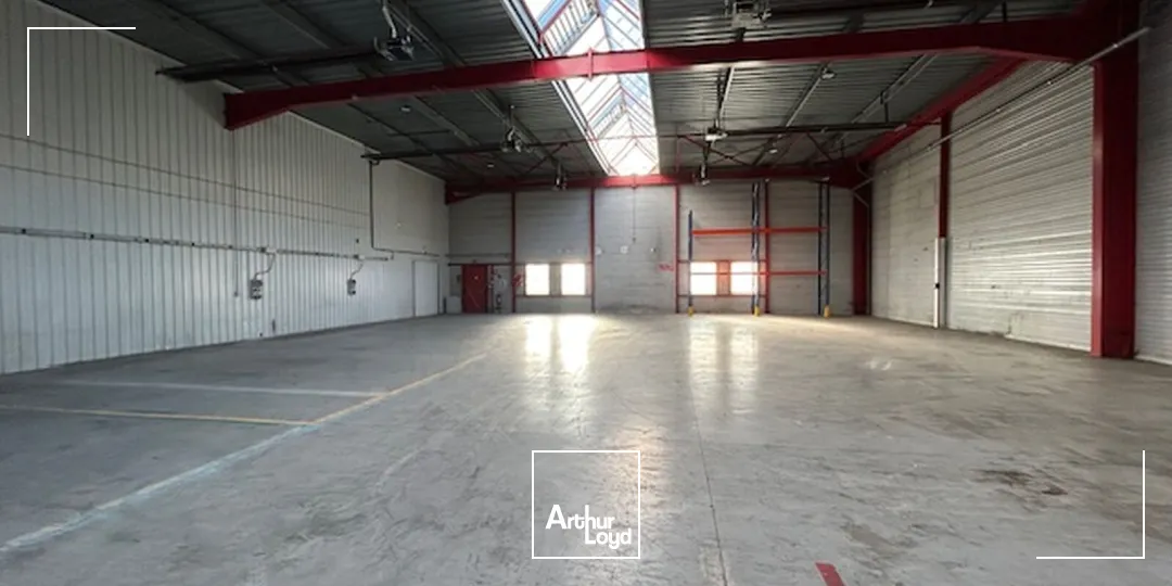 Entrepôt à louer Zone Petite Forêt , secteur zone commerciale 