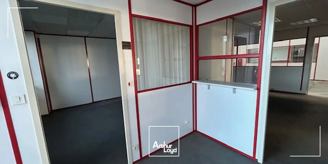 Entrepôt à louer Zone Petite Forêt , secteur zone commerciale 