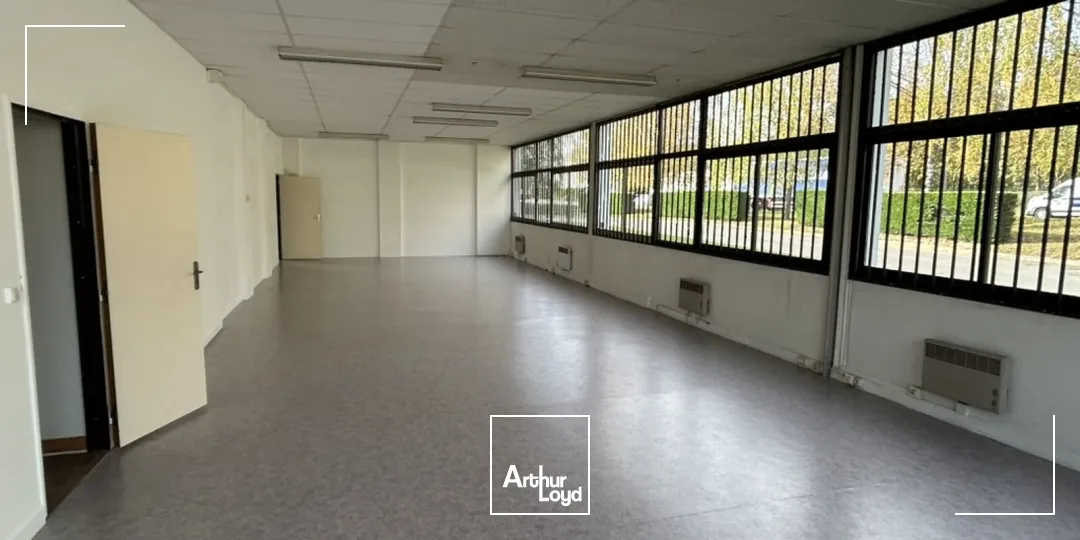 Local d'activité à louer, CRT. 