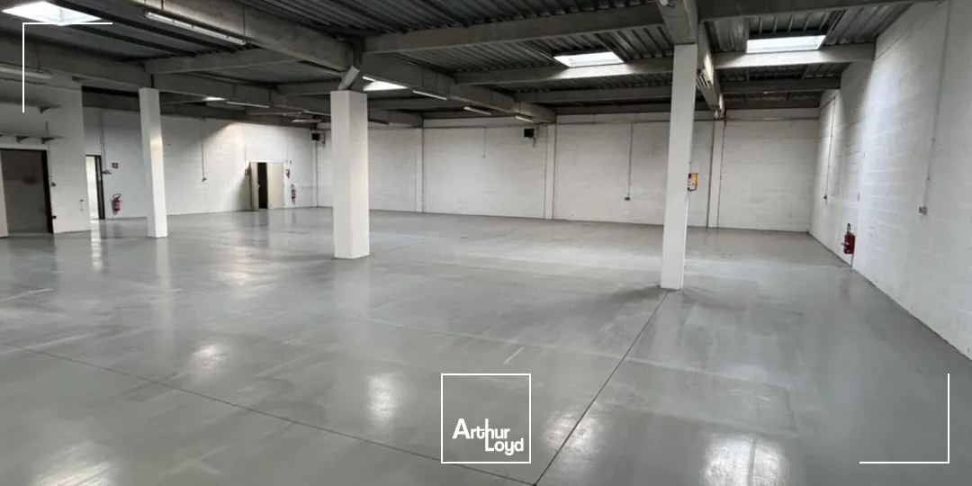 Local d'activité à louer, CRT. 