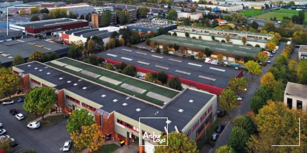 A LOUER : atelier-bureaux à partir de 612 m² - ZI Coudray Blanc-Mesnil - Rénové - A1/A3/RER B - HSP 6m