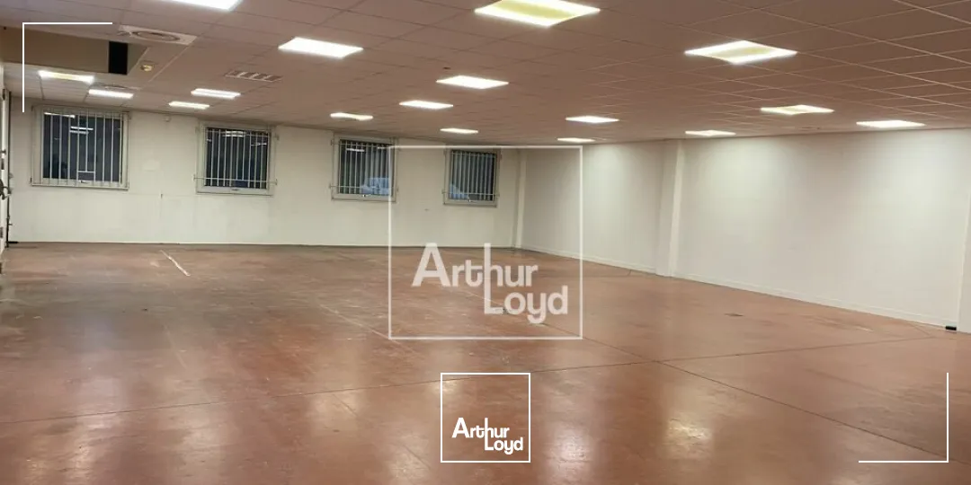 A VENDRE BATIMENT INDEPENDANT RIS ORANGIS