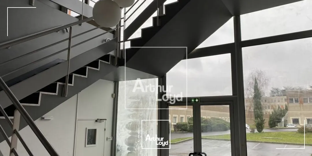 A VENDRE BATIMENT INDEPENDANT RIS ORANGIS